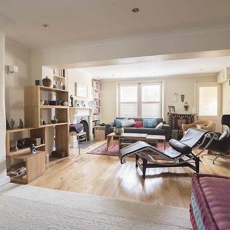 Stylish Family Home In Battersea Vr Лондон Экстерьер фото
